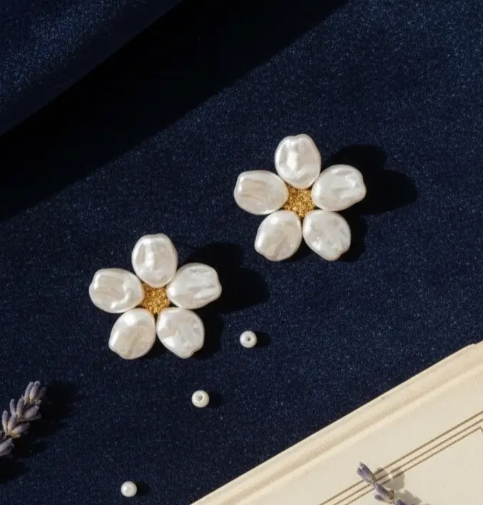 White Pearl Flower Earrings 